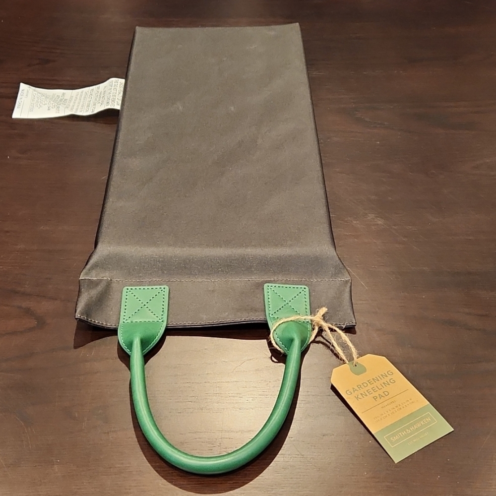 Smith & Hawken Gardening Knee Pad, NWT (Ideal for sitting on bleachers too)